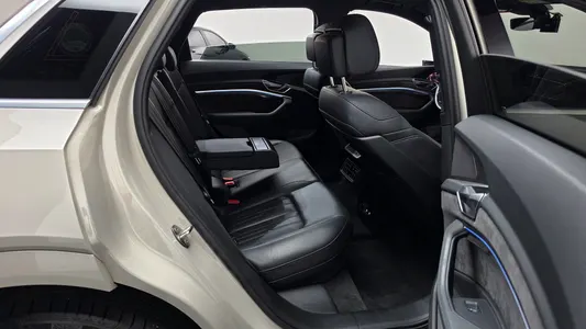 Audi e- 55 2020 11