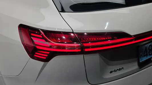 Audi e- 55 2020 23