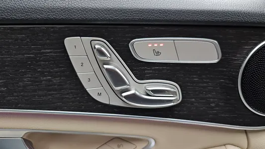 Mercedes-Benz C-Class W205 C220 d 2019 18