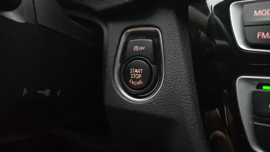 BMW 3 Series (F30) 320d 2018 18