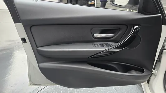 BMW 3 Series (F30) 320d 2018 24