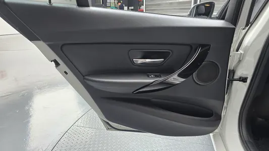 BMW 3 Series (F30) 320d 2018 25