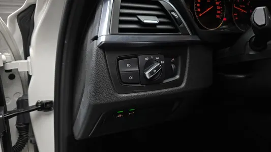BMW 3 Series (F30) 320d 2018 29