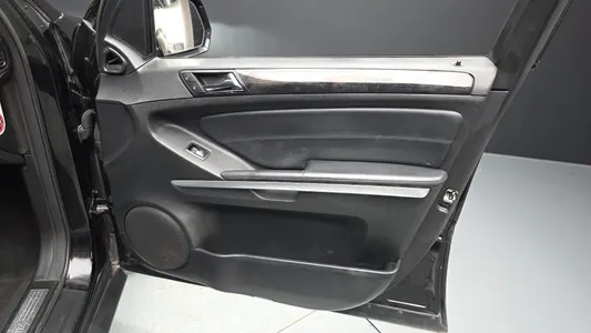 Mercedes-Benz M-Class W164 ML300 CDI 2009 24