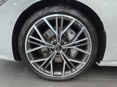 Audi A7 (4K) 55 TFSI 2025 5