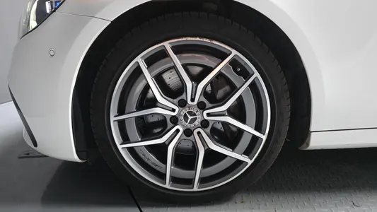 Mercedes-Benz E-Class W213 E220d 4MATIC AMG Line 2022 5