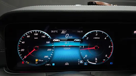Mercedes-Benz E-Class W213 E220d 4MATIC AMG Line 2022 8