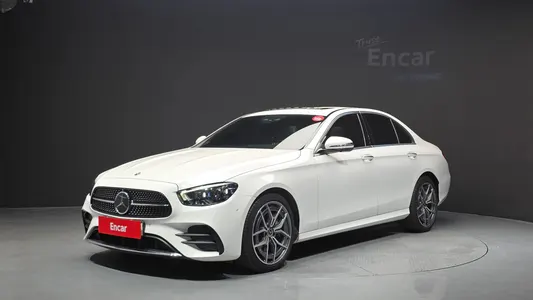 Mercedes-Benz E-Class W213 E220d 4MATIC AMG Line 2022