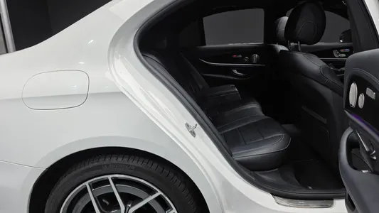 Mercedes-Benz E-Class W213 E220d 4MATIC AMG Line 2022 11