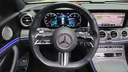 Mercedes-Benz E-Class W213 E220d 4MATIC AMG Line 2022 14