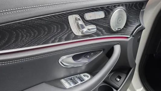 Mercedes-Benz E-Class W213 E220d 4MATIC AMG Line 2022 24