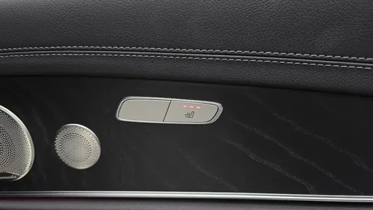 Mercedes-Benz E-Class W213 E220d 4MATIC AMG Line 2022 29