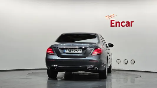Mercedes-Benz E-Class W213 E300 4MATIC 2020 4