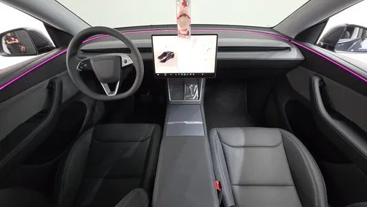 Tesla Y RWD 2025 7
