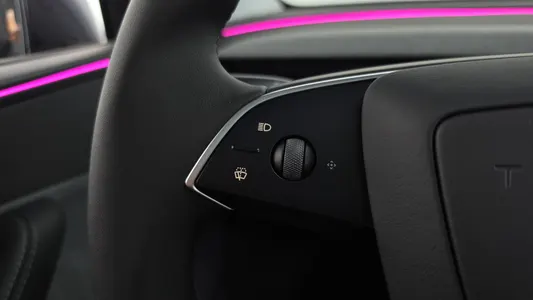 Tesla Y RWD 2025 17