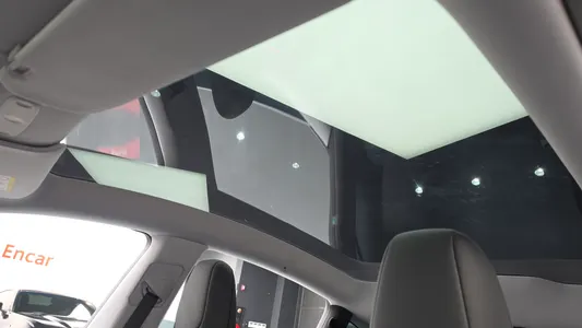 Tesla Y RWD 2025 18