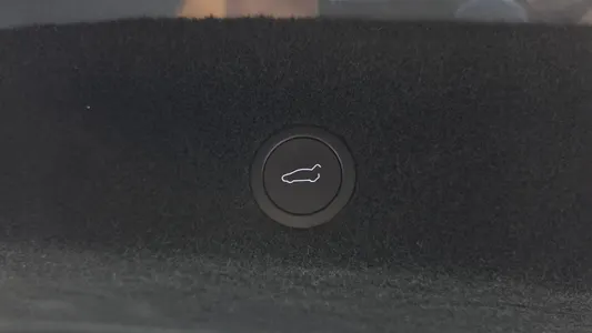 Tesla Y RWD 2025 19