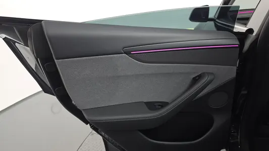 Tesla Y RWD 2025 25