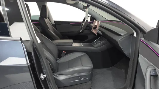 Tesla Y RWD 2025 26