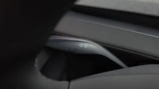 Tesla Y RWD 2025 31