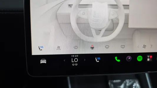 Tesla Y RWD 2025 34