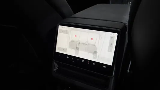 Tesla Y RWD 2025 36
