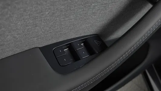 Tesla Y RWD 2025 29