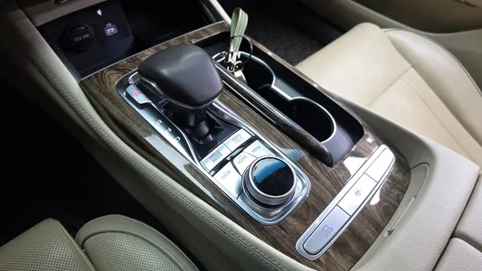 Kia K9 3.8 GDI 2019 9