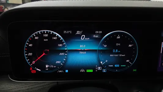 Mercedes-Benz E-Class W213 E220d 4MATIC AMG Line 2022 8