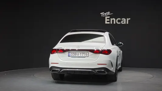 Mercedes-Benz E-Class W214 E200 AMG Line 2026 4