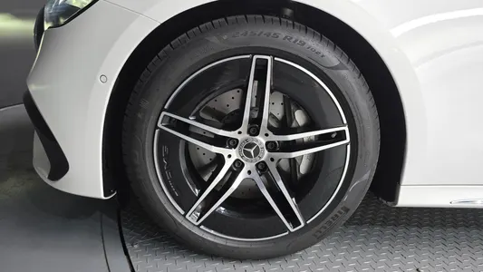 Mercedes-Benz E-Class W214 E200 AMG Line 2026 5