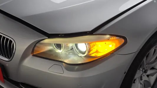 BMW 5 Series (F10) 528i 2013 22