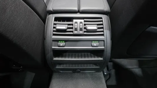 BMW 5 Series (F10) 528i 2013 30