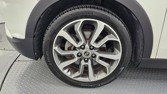 KG Mobility Tivoli VX 2WD 2016 5
