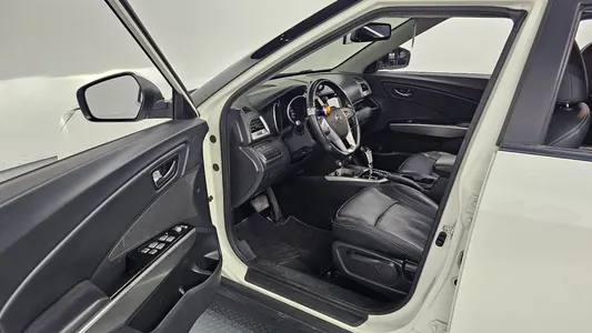 KG Mobility Tivoli VX 2WD 2016 10