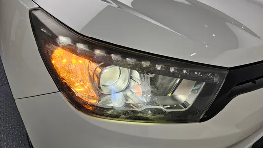 KG Mobility Tivoli VX 2WD 2016 22