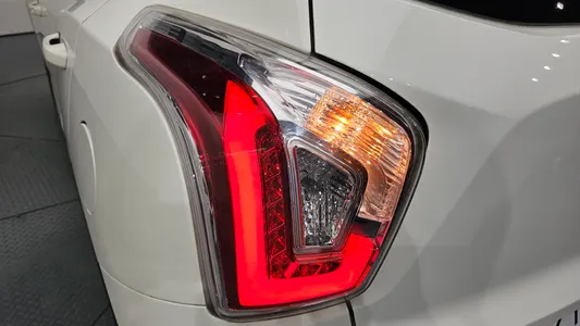 KG Mobility Tivoli VX 2WD 2016 23