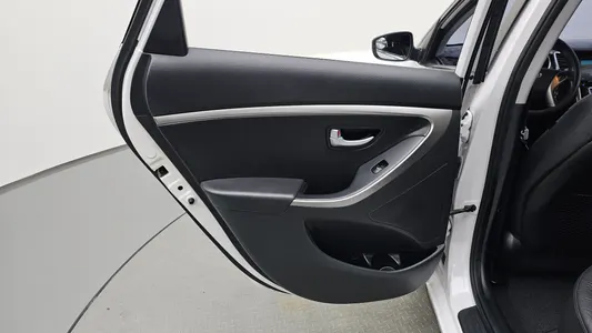 Hyundai i30() 1.6 VGT PYL 2013 26