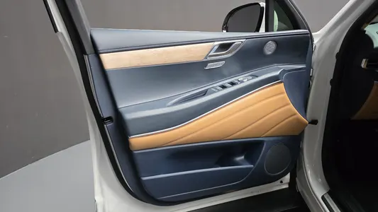 Genesis GV80 2.5T AWD 2023 24