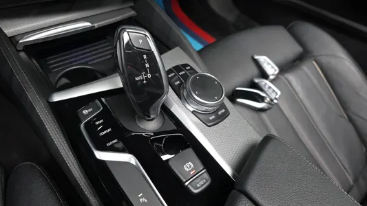BMW 5 Series (G30) 530i M 2017 8
