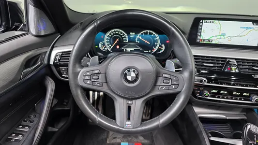 BMW 5 Series (G30) 530i M 2017 12