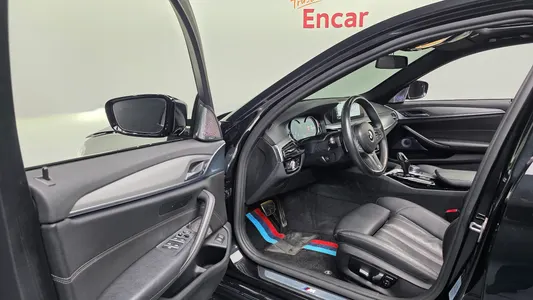 BMW 5 Series (G30) 530i M 2017 9