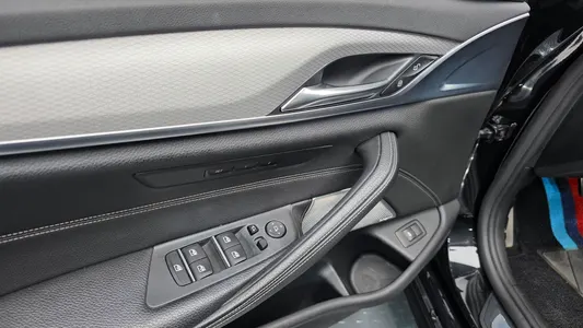 BMW 5 Series (G30) 530i M 2017 19