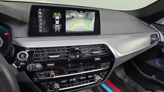 BMW 5 Series (G30) 530i M 2017 16