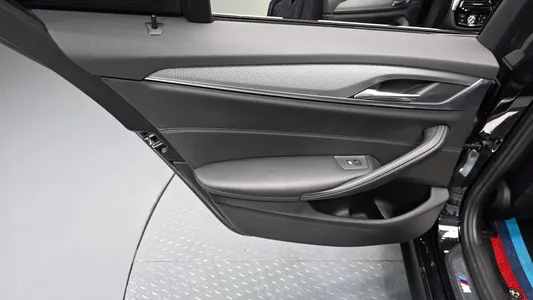 BMW 5 Series (G30) 530i M 2017 25