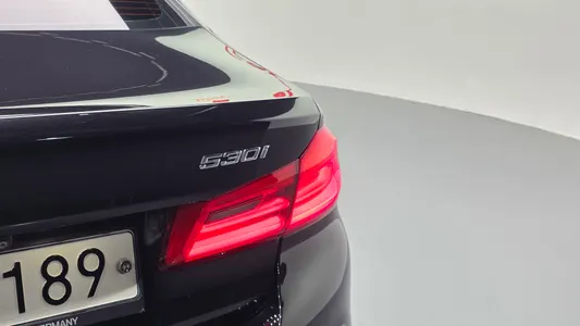 BMW 5 Series (G30) 530i M 2017 23