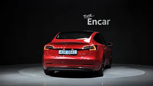 Tesla 3 AWD 2021 4
