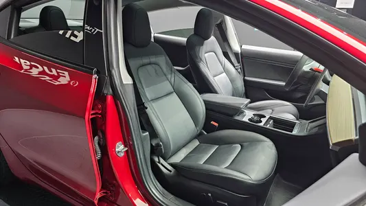 Tesla 3 AWD 2021 11