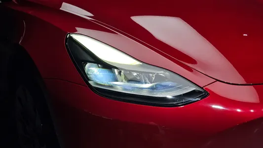 Tesla 3 AWD 2021 23