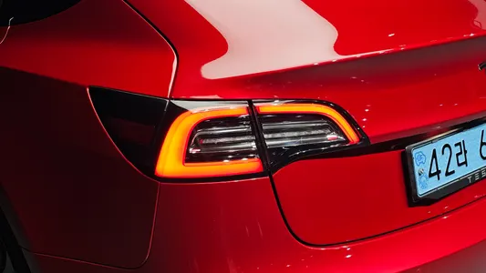 Tesla 3 AWD 2021 24